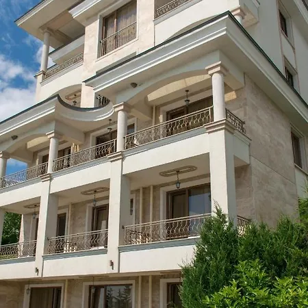 Paraiso Theopolis אובזור