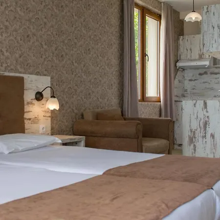 Paraiso Theopolis Отель