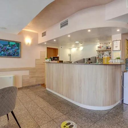 Paraiso Theopolis 호텔