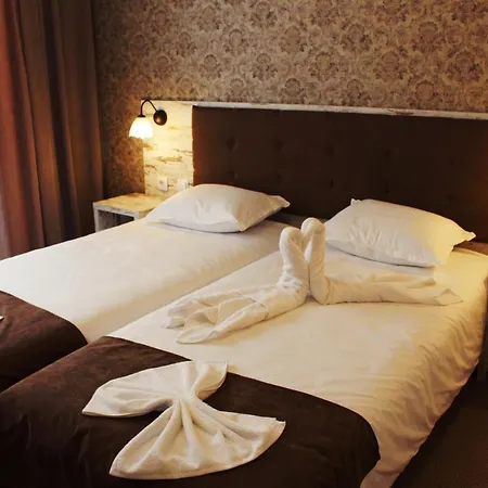 מלון Paraiso Theopolis 3*