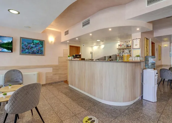 Paraiso Theopolis 酒店