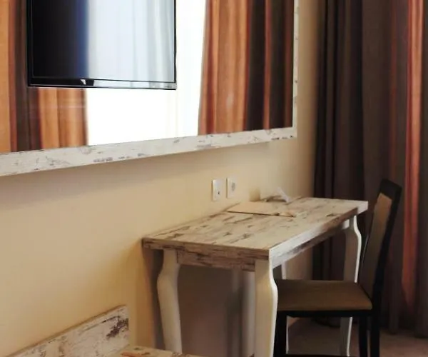 Paraiso Theopolis 奥布佐尔